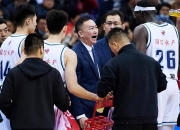 乐鱼官网安全-球员受伤无法上场，教练组紧急变更首发的简单介绍